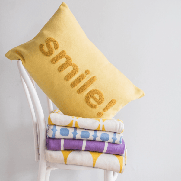 Smile pute - Gul - Funky Doris - glott.no