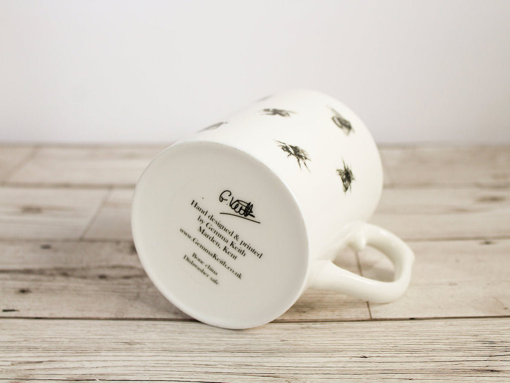 Black Bees Bone China Mug - Gemma Keith - glott.no