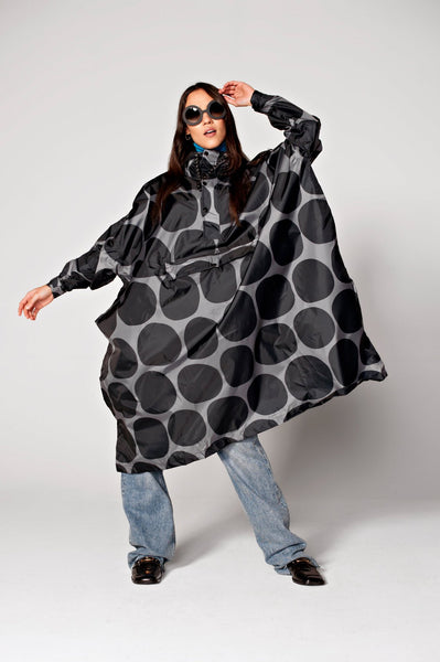 Black Polka Poncho, Regnponcho - Rainkiss - glott.no