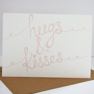 Hugs & Kisses Kort - Victoria Snape - glott.no