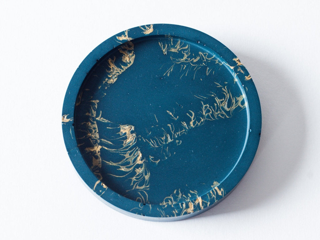 Small Tray - Mørkeblå & gull - Pois Adoro - glott.no